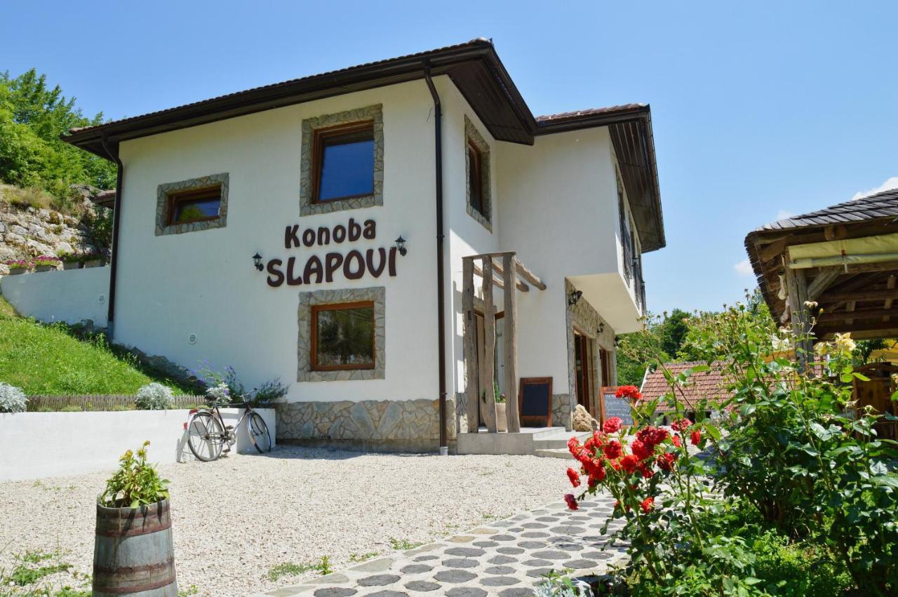 Motel Konoba Slapovi Jajce Exteriér fotografie