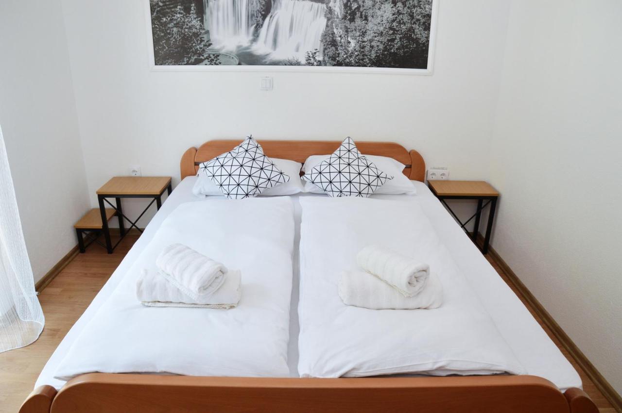 Motel Konoba Slapovi Jajce Exteriér fotografie