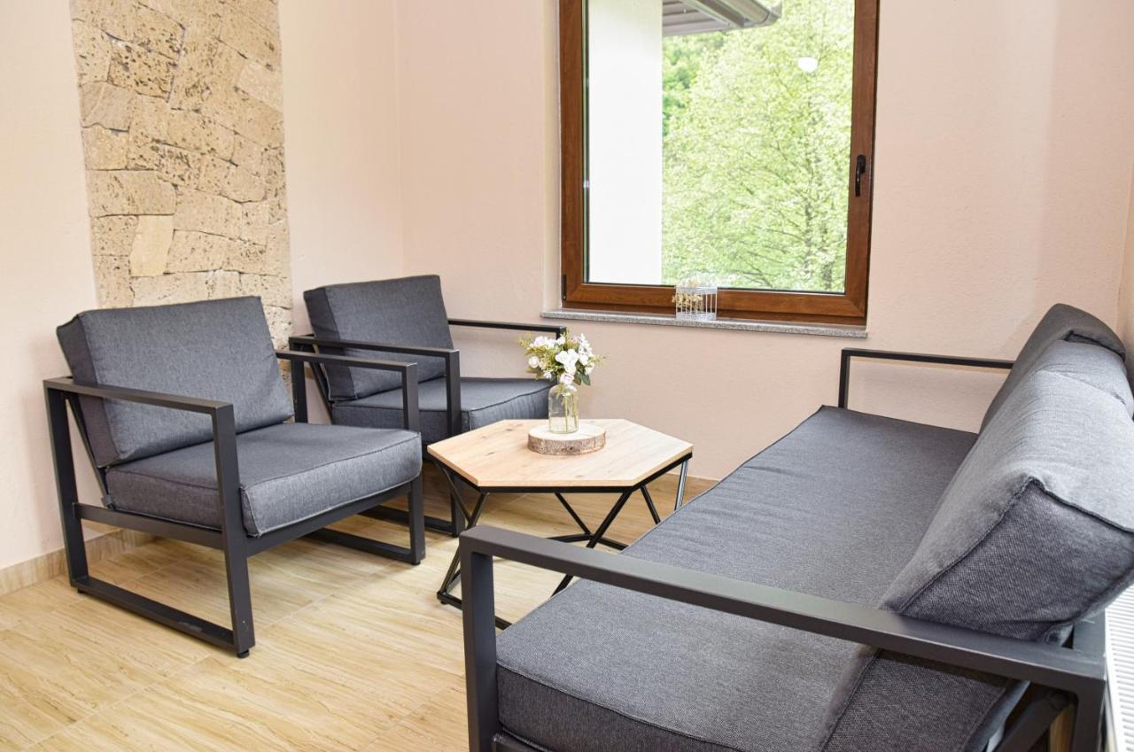 Motel Konoba Slapovi Jajce Exteriér fotografie