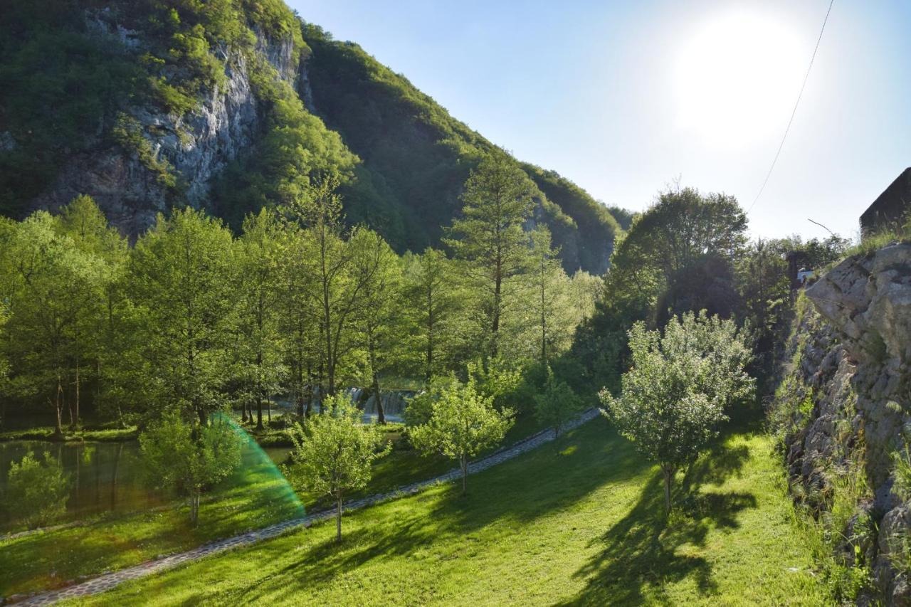 Motel Konoba Slapovi Jajce Exteriér fotografie