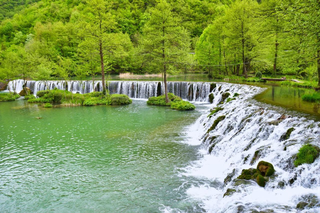 Motel Konoba Slapovi Jajce Exteriér fotografie