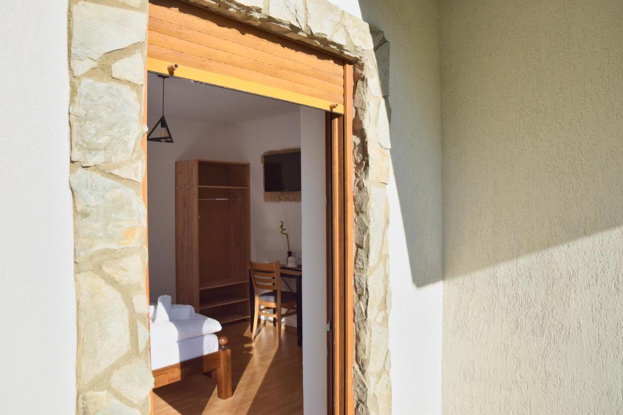 Motel Konoba Slapovi Jajce Exteriér fotografie
