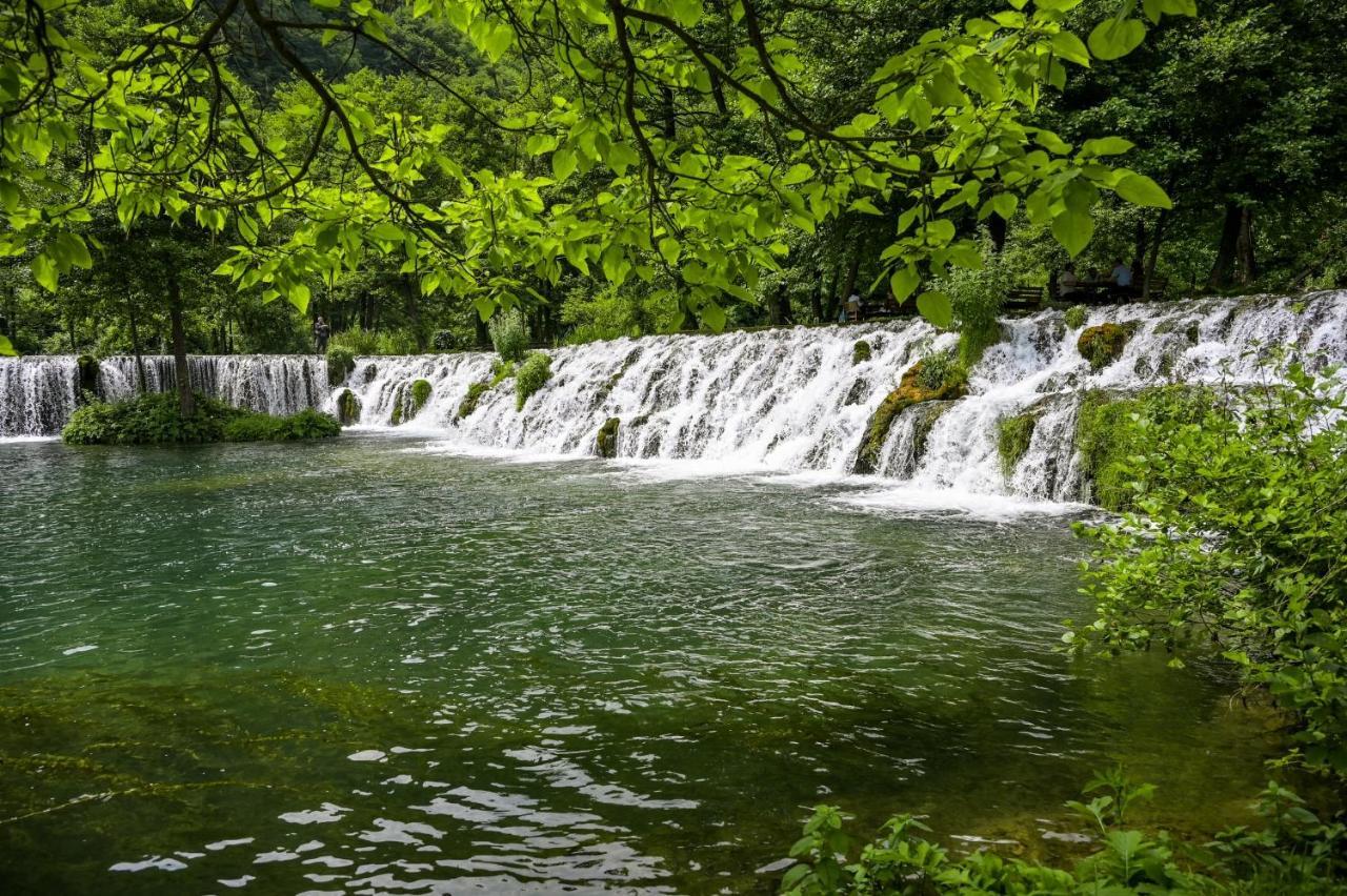 Motel Konoba Slapovi Jajce Exteriér fotografie