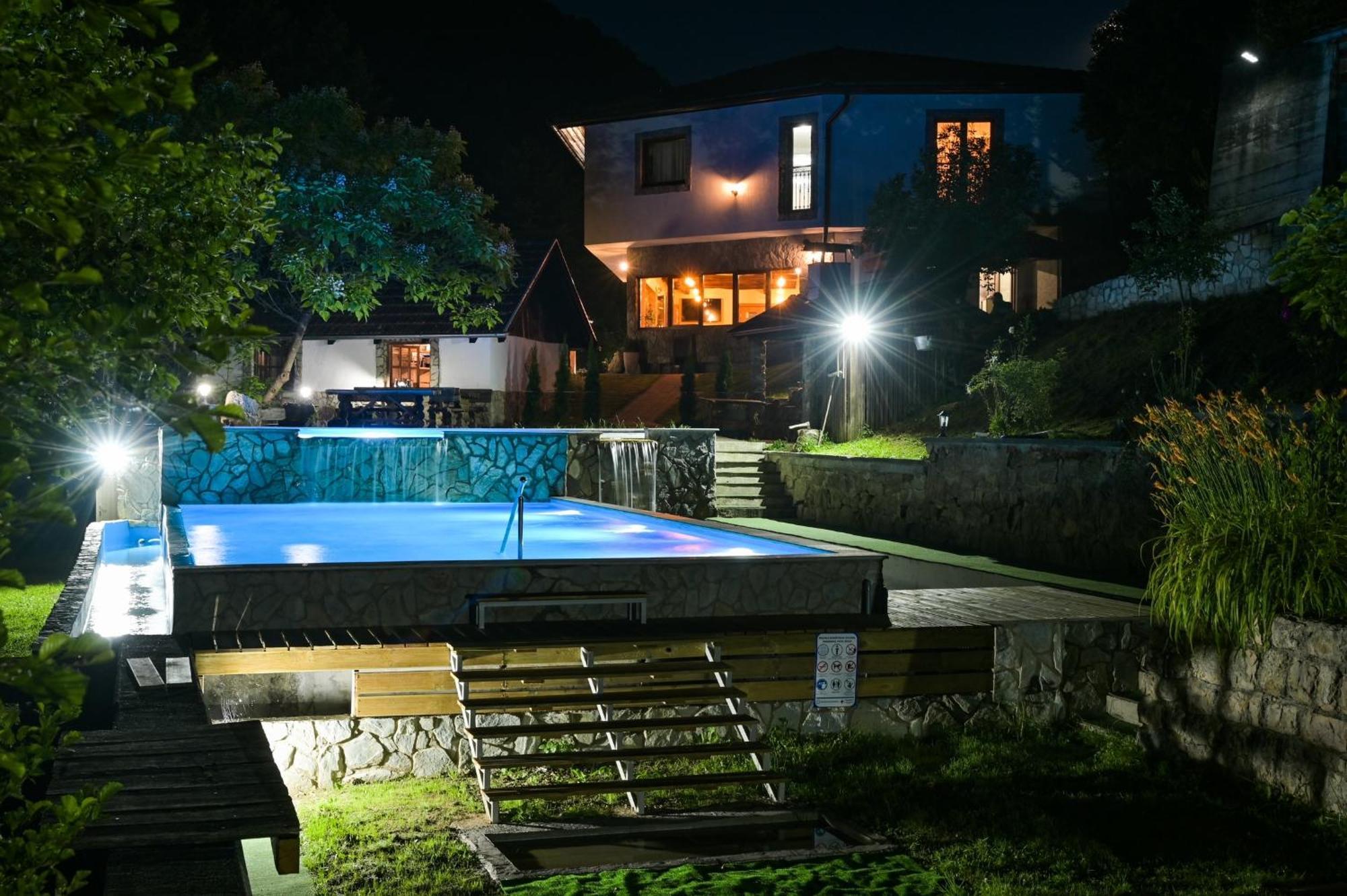 Motel Konoba Slapovi Jajce Exteriér fotografie