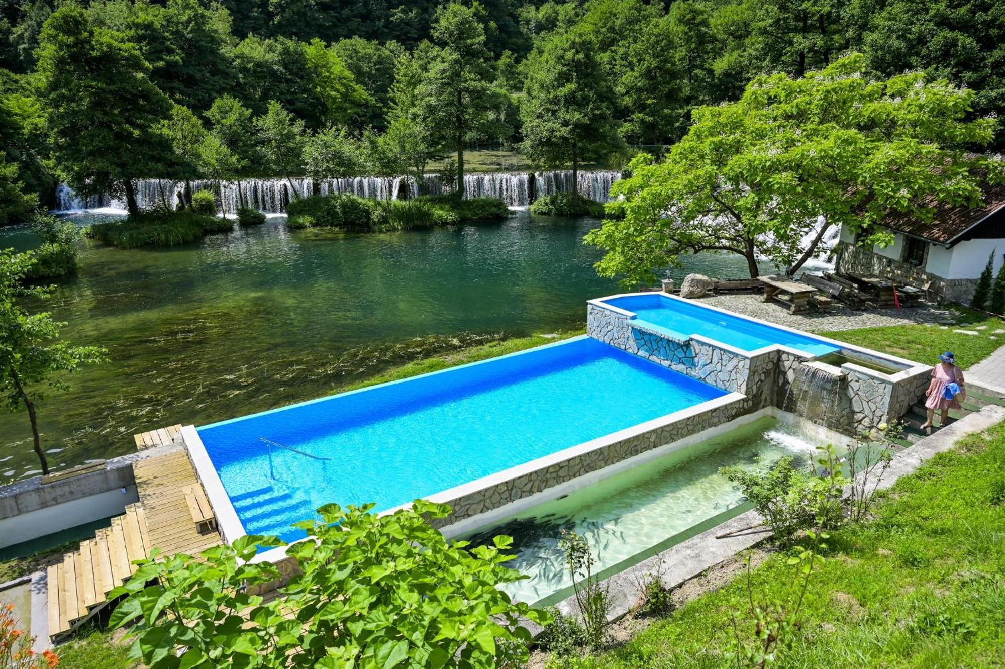 Motel Konoba Slapovi Jajce Exteriér fotografie